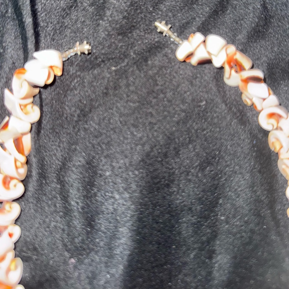 Chic Pink Shell Necklace - Picture 7 of 7